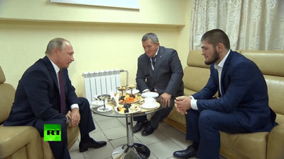 Владимир Путин встретился с Хабибом Нурмагомедовым и поздравил его с победой