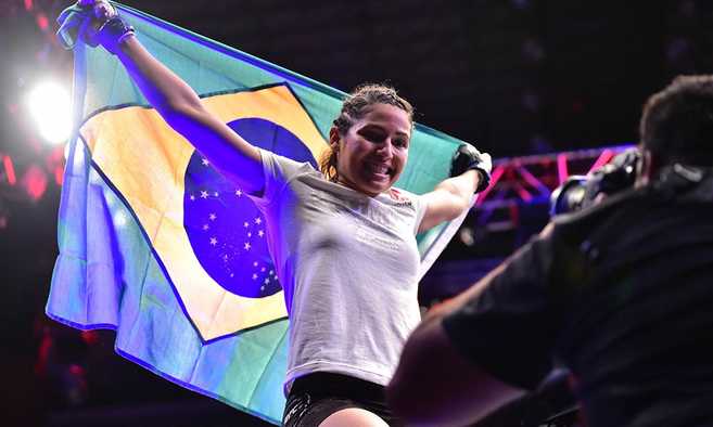 Польяна Виана заменит Рэйчел Остович против Вероники Маседо на UFC on ESPN+ 14