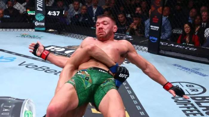 Энтони Эрнандес указал на главную ошибку Дрикуса Дю Плесси на UFC 319 Энтони Эрнандес указал на главную ошибку Дрикуса Дю Плесси на UFC 319