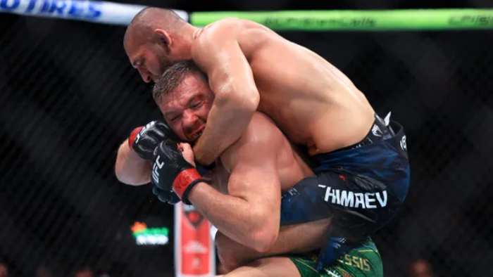 Камару Усман указал на ошибки Хамзата Чимаева в победе на UFC 319