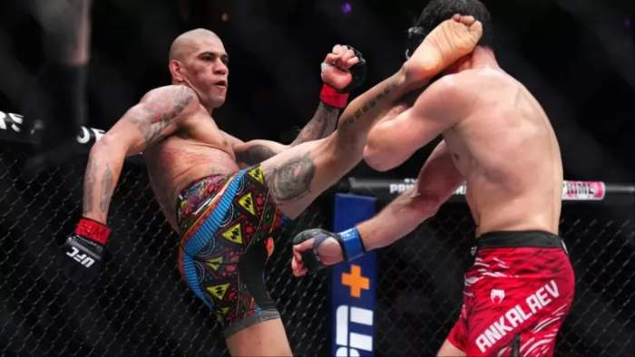 Алекс Перейра рассказал, с кем хочет драться после UFC 320 Алекс Перейра рассказал, с кем хочет драться после UFC 320