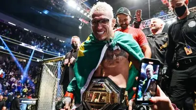 Чемпион UFC советует Оливейре переходить в полусредний вес