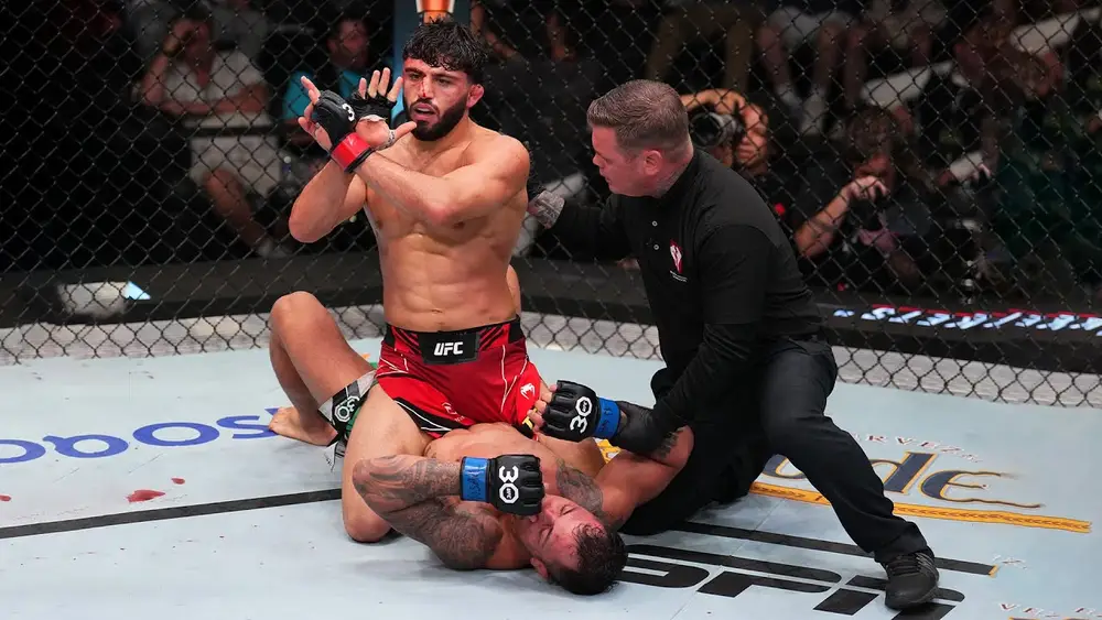 Видео боя: Арман Царукян - Хоаким Силва