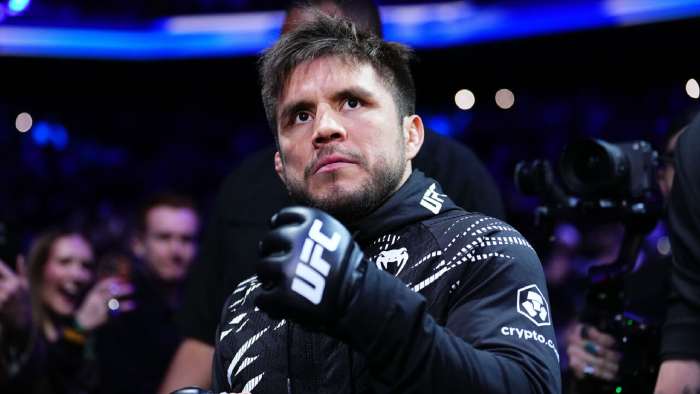 Сехудо призывает Дану Уайта отнестись серьезно к тычкам в глаза во время боев