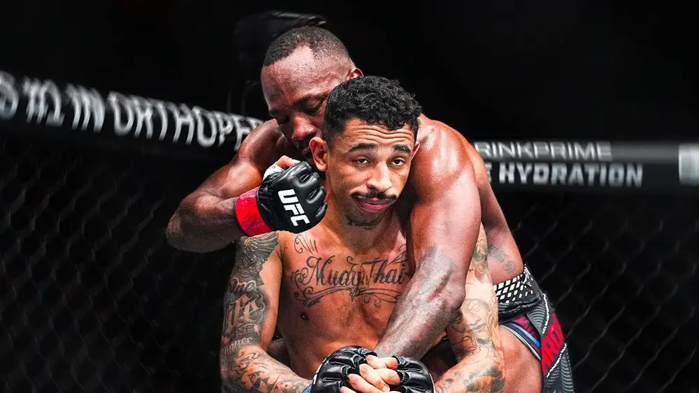 Видео: Самые памятные моменты UFC 2025 года