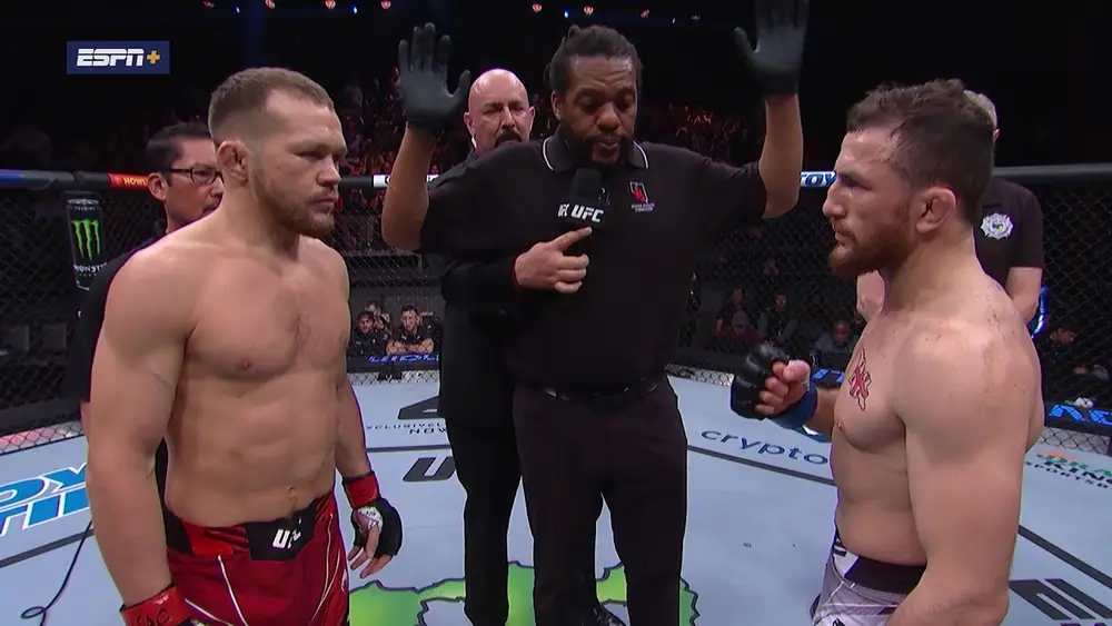 Видео боя: Мераб Двалишвили - Петр Ян (первый бой)