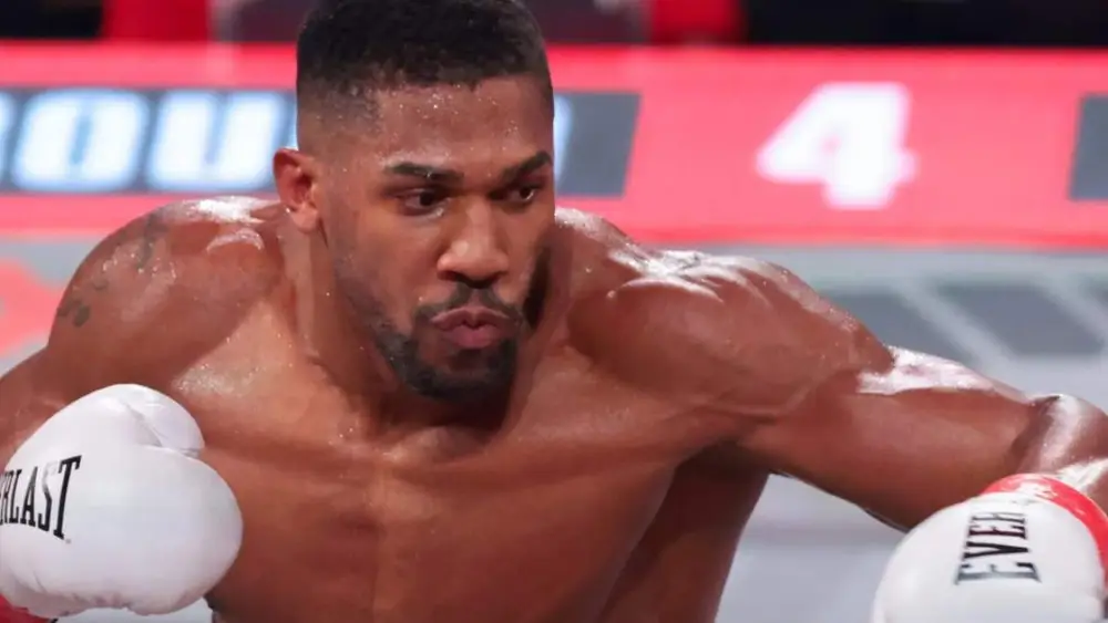 Энтони Джошуа попал в аварию с двумя жертвами в Нигерии