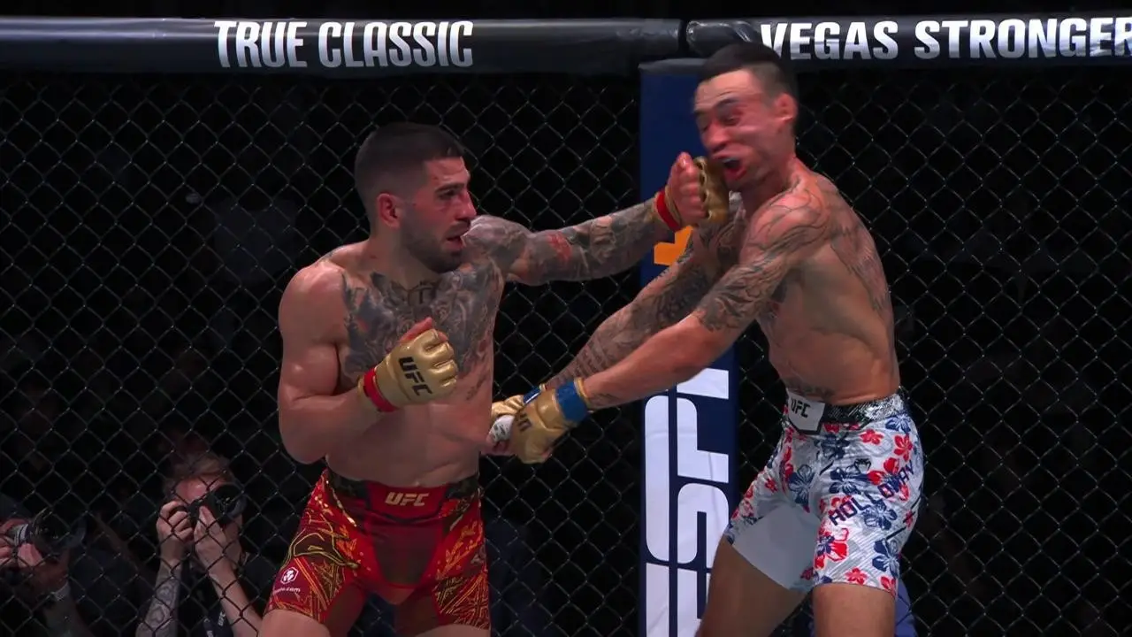 Видео боя: Илия Топурия - Макс Холлоуэй (UFC 308)