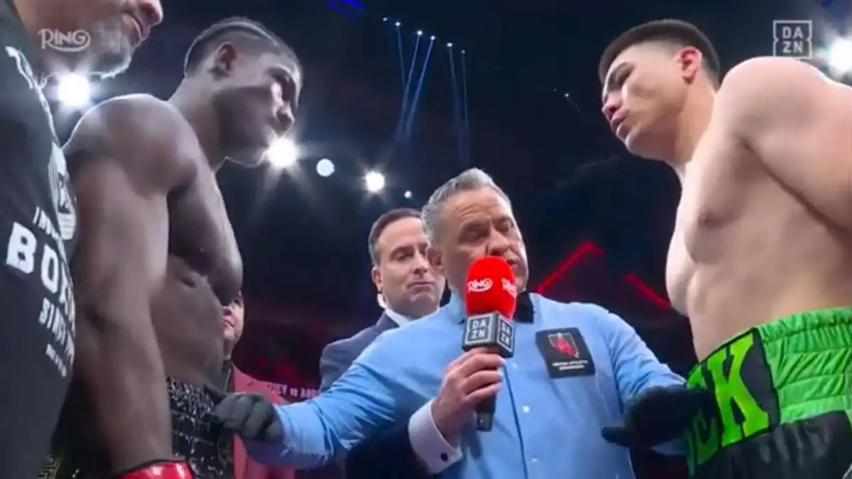 Видео боя: Бектемир Меликузиев - Сена Агбеко (22.02.2026)