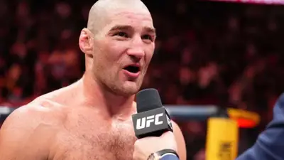 Даниэль Кормье отреагировал на победу Шона Стрикленда против Энтони Эрнандеса