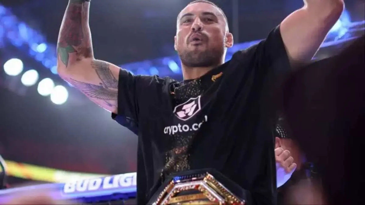 Карлос Ульберг спустя сутки после победы потерял чемпионский титул UFC