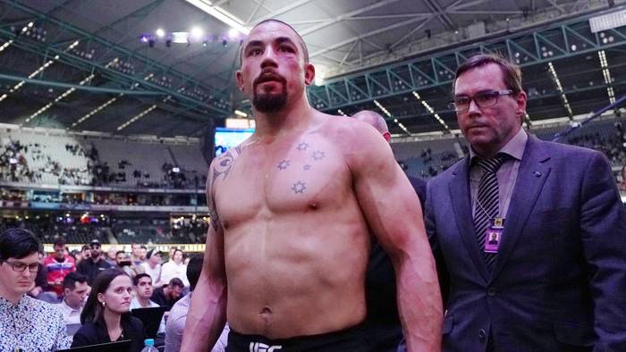 Роберт Уиттакер объяснил, почему он снялся с боя против Каннонье на UFC 248