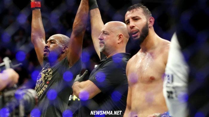 Джо Роган раскритиковал UFC за решение отдать победу Джону Джонсу на UFC 247