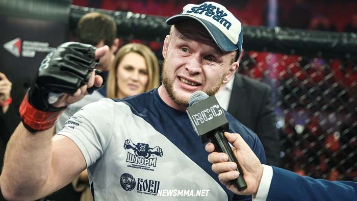 Александр Шлеменко планирует подписать контракт с UFC