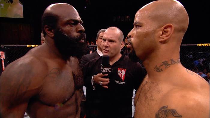 Первый бой Кимбо Слайса в UFC (Кимбо Слайс - Хьюстон Александр)