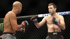 Видео боя: Райан Холл - Би Джей Пенн (UFC 232)