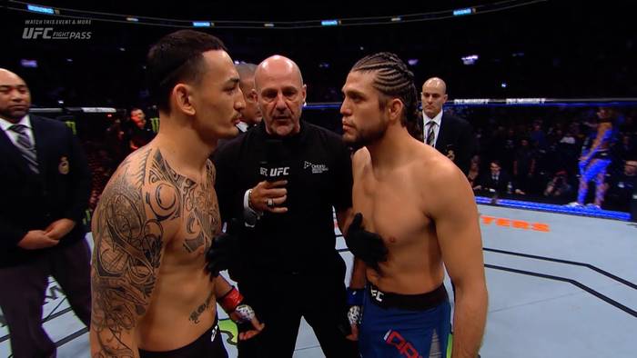 Видео боя: Макс Холлоуэй - Брайан Ортега (UFC 231) Видео боя: Макс Холлоуэй - Брайан Ортега (UFC 231)