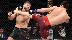 Видео боя: Магомед Анкалаев - Ион Куцелаба (UFC Fight Night 169)