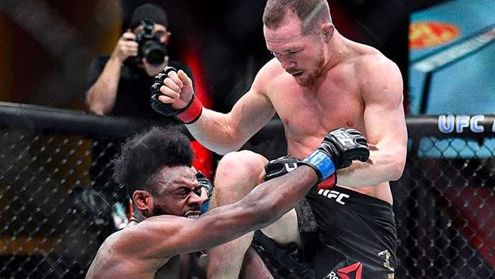 Петр Ян извинился за дисквалификацию на UFC 259