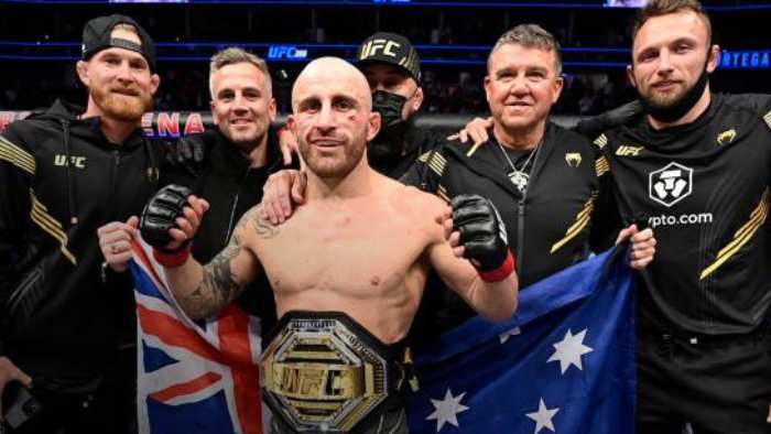 Алекс Волкановски согласился драться против Корейского Зомби на UFC 272