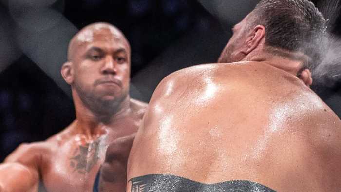 «Какой грязный боец этот Ган» - бывший чемпион UFC раскритиковал победу француза