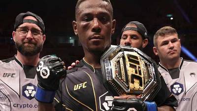 Джамал Хилл вакантирует чемпионский титул UFC из-за травмы