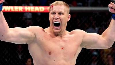 Бывший чемпион полутяжей назвал пятерку лучших боксеров в UFC