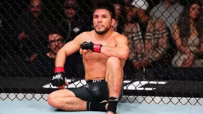 Кормье: Сехудо совершил ошибку, решив вернуться в UFC за деньгами